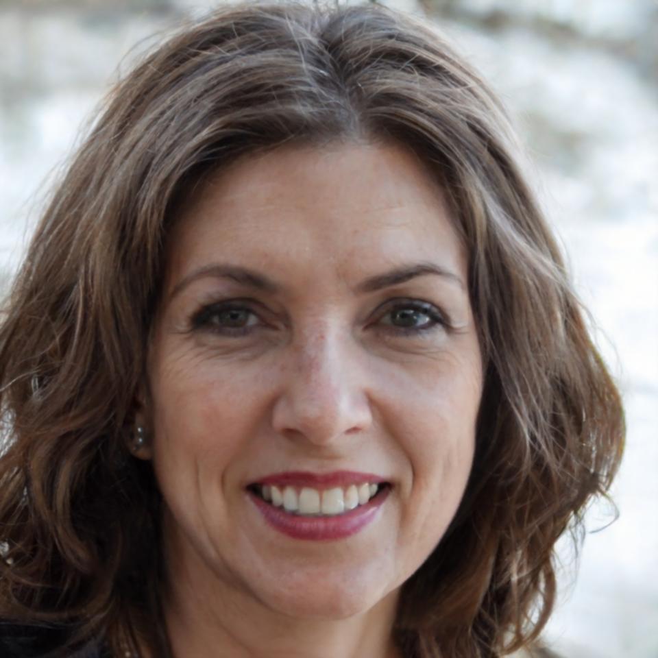 Iselin Brouwer, data analytics instructor at MeshOnDat learning program